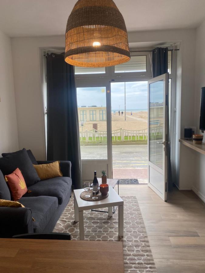 Paradis Les Pieds Sur Le Sable Trouville Palace Exterior foto