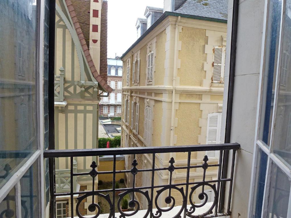 Paradis Les Pieds Sur Le Sable Trouville Palace Cameră foto